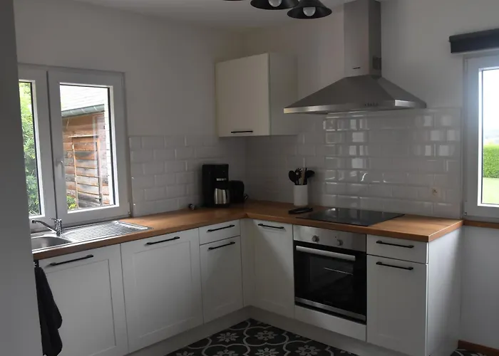 La Petite Maison En Ardenne Hébergement de vacances *